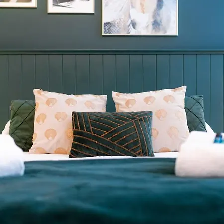 Huswell - Stylish In The Heart Of Bruges