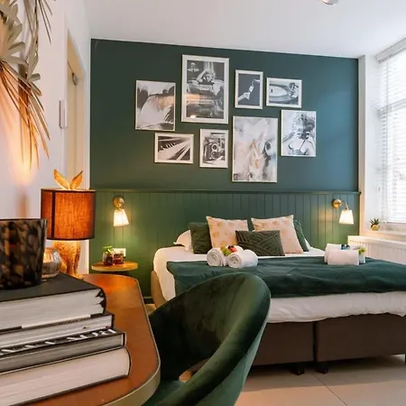 Huswell - Stylish In The Heart Of