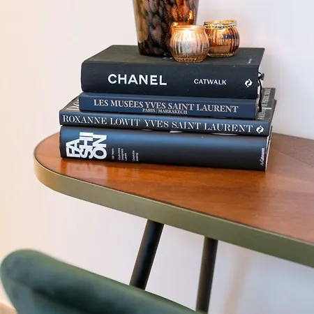 Huswell - Stylish In The Heart Of Apartment